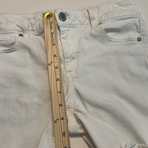 American Eagle Outfitters White Midi Short Raw Hem Shorts Size 10 - Picture 5 of 13